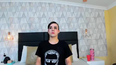 Justine online show from December 2025 07:47:02 AM