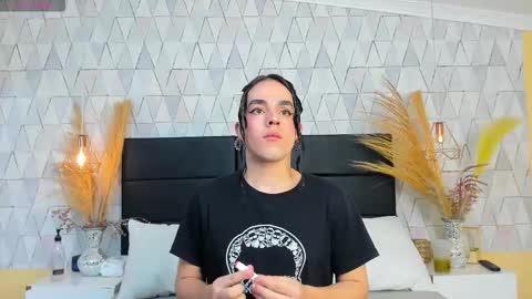 Justine online show from March 2026 03:56:01 AM