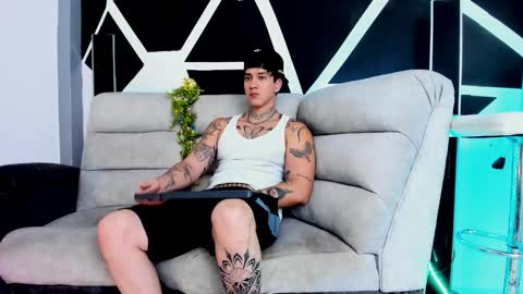 justinfuller_31 online show from October 2025 07:12:02 PM