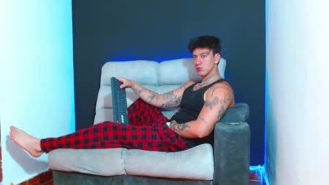 justinfuller_31 online show from January 2026 05:40:01 PM