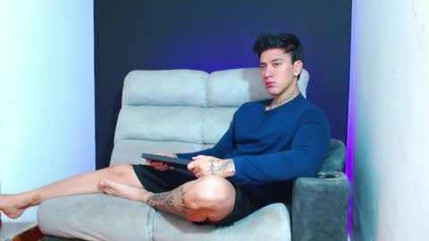 justinfuller_31 online show from February 2026 06:39:01 PM