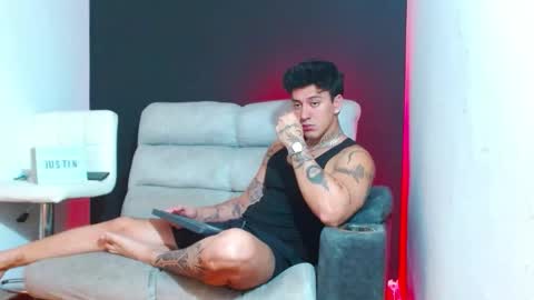 justinfuller_31 online show from February 2026 09:00:02 PM