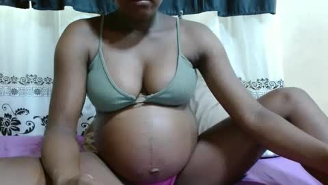 Justlhot online show from February 2025 10:18:02 AM