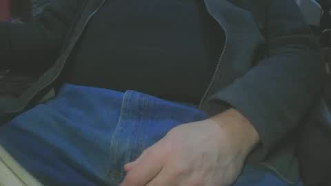 Snapshot of justme39057 chatting on December 2024 07:03:01 PM Justme39057 online show from December 2024 07:03:01 PM