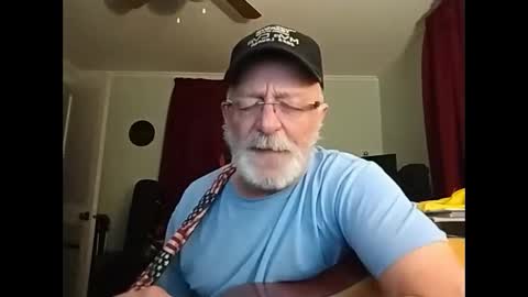 Snapshot of kabriggs136 chatting on April 2026 01:42:02 AM kabriggs136 online show from April 2026 01:42:02 AM