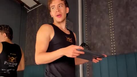 KAEL online show from November 2025 11:54:01 AM