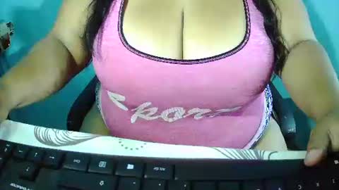 Snapshot of kaeluna chatting on May 2026 09:33:01 PM Kae luna online show from May 2026 09:33:01 PM
