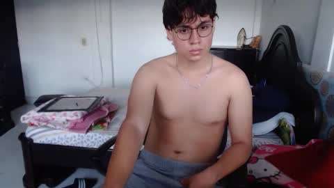 Snapshot of kafer_1022 chatting on November 2025 08:19:02 PM kafer online show from November 2025 08:19:02 PM