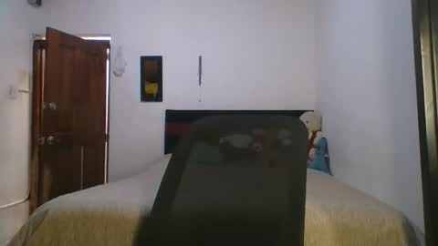 KAHELIINDEPENDENT MODEL online show from December 2025 09:45:02 PM