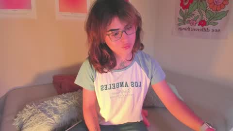 Kai Novoa online show from October 2025 06:20:01 PM