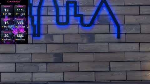 Kaila Lewis online show from September 2025 06:30:02 PM