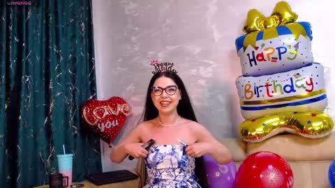 Snapshot of kailalewis chatting on May 2026 05:44:01 PM Kaila Lewis online show from May 2026 05:44:01 PM