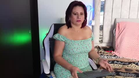 kaily jonness online show from December 2024 05:42:01 PM