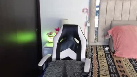 kaily jonness online show from January 2025 05:59:01 PM