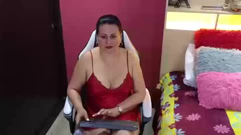 kaily jonness online show from October 2025 10:43:02 PM