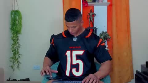 kale thomson online show from February 2025 04:36:02 PM