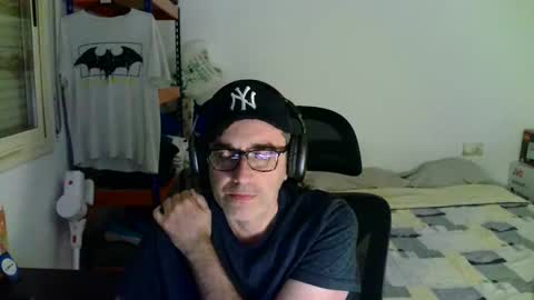 Snapshot of kalem48 chatting on April 2026 12:33:02 AM MusicMen49 online show from April 2026 12:33:02 AM