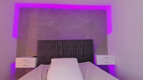 Carolina   online show from February 2025 06:49:02 PM