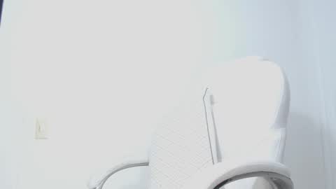 Snapshot of kally_higgins chatting on December 2024 11:47:02 PM Hannah online show from December 2024 11:47:02 PM