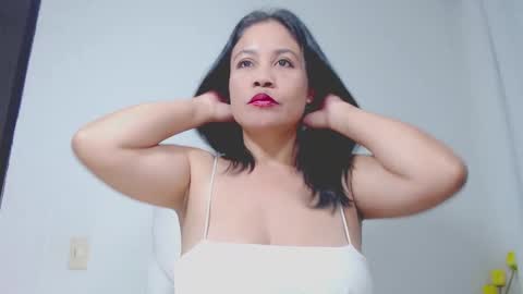 Snapshot of kally_higgins chatting on January 2025 04:23:01 AM Hannah online show from January 2025 04:23:01 AM