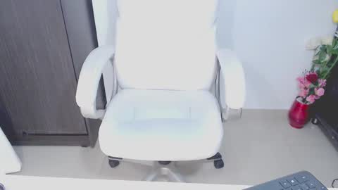 Snapshot of kally_higgins chatting on October 2025 10:34:02 PM Hannah online show from October 2025 10:34:02 PM