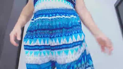 Snapshot of kally_higgins chatting on November 2025 01:48:02 AM Hannah online show from November 2025 01:48:02 AM