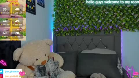 camilo  independent model online show from December 2024 04:40:01 PM