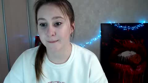 kamilla_love_ online show from April 2026 12:00:02 PM