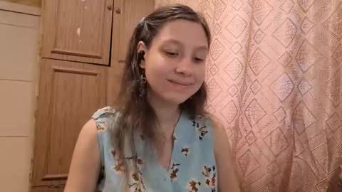 Mari  Simmons online show from November 2025 03:07:01 AM