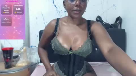 Paola online show from April 2026 08:02:01 PM