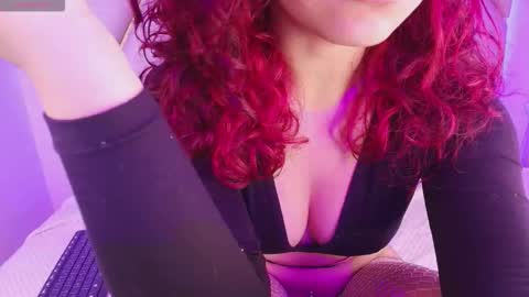 Cami online show from September 2025 12:06:01 PM