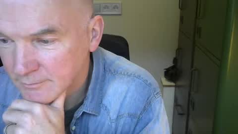 Robbie online show from December 2024 02:24:02 PM