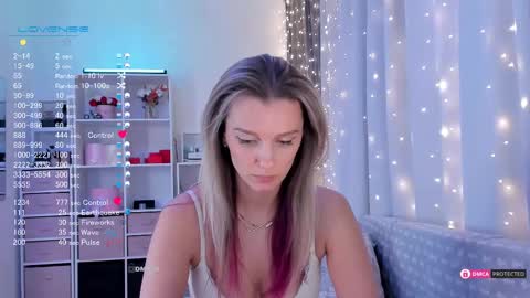 Julia online show from February 2025 09:04:02 PM