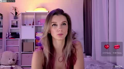 Julia online show from October 2025 09:35:02 PM