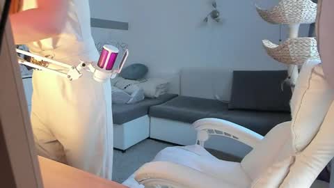 karen0092 online show from April 2026 10:42:02 AM