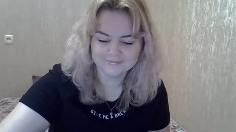 Snapshot of karennelsonx chatting on December 2024 08:04:02 AM karennelsonx online show from December 2024 08:04:02 AM