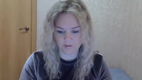 Snapshot of karennelsonx chatting on October 2025 03:57:02 PM karennelsonx online show from October 2025 03:57:02 PM