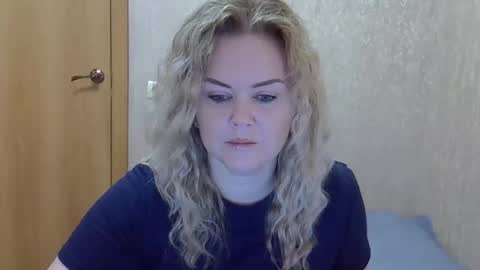 Snapshot of karennelsonx chatting on November 2025 09:53:01 AM karennelsonx online show from November 2025 09:53:01 AM