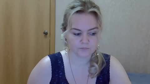 karennelsonx online show from April 2026 01:41:01 PM