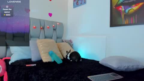 Karin    online show from March 2025 07:04:02 AM