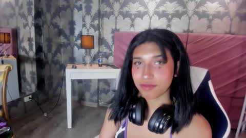 Karina online show from September 2025 07:18:02 PM