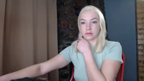 Snapshot of karina_fun chatting on December 2025 03:56:01 AM karina online show from December 2025 03:56:01 AM