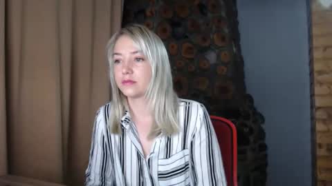 Snapshot of karina_fun chatting on February 2026 03:24:01 AM karina online show from February 2026 03:24:01 AM