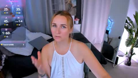 Karina  online show from October 2025 09:14:02 PM