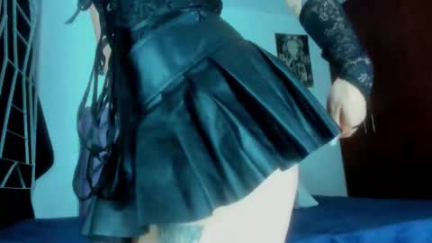 KARINNA  RAVEN online show from October 2025 12:20:01 AM