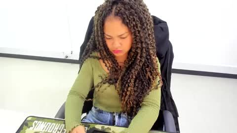 karla_cg online show from February 2025 07:15:02 PM