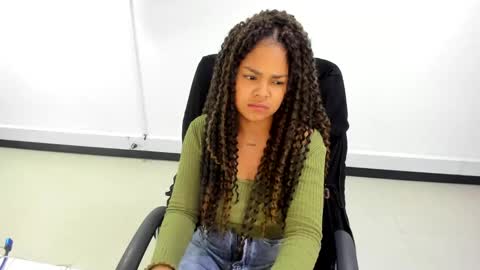 karla_cg online show from February 2025 10:20:01 PM