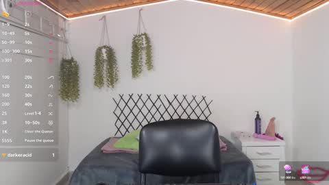 Karla online show from October 2025 03:41:01 PM