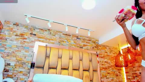 Snapshot of karla_dunn chatting on February 2025 08:37:01 PM Karla online show from February 2025 08:37:01 PM