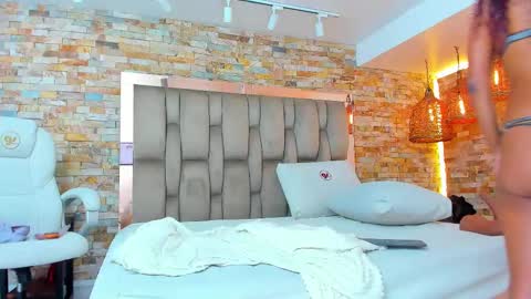 Snapshot of karla_dunn chatting on September 2025 08:34:01 PM Karla online show from September 2025 08:34:01 PM